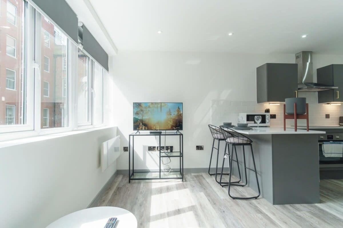 Modern 1 Bedroom Apartment In Preston Centre מראה חיצוני תמונה