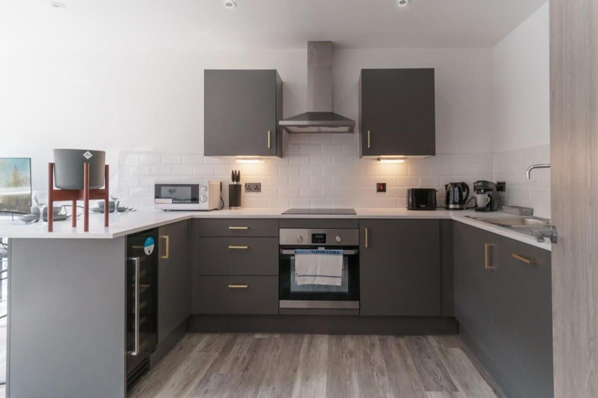 Modern 1 Bedroom Apartment In Preston Centre מראה חיצוני תמונה