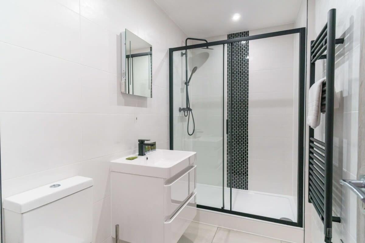 Modern 1 Bedroom Apartment In Preston Centre מראה חיצוני תמונה