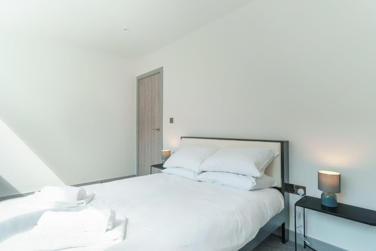 Modern 1 Bedroom Apartment In Preston Centre מראה חיצוני תמונה